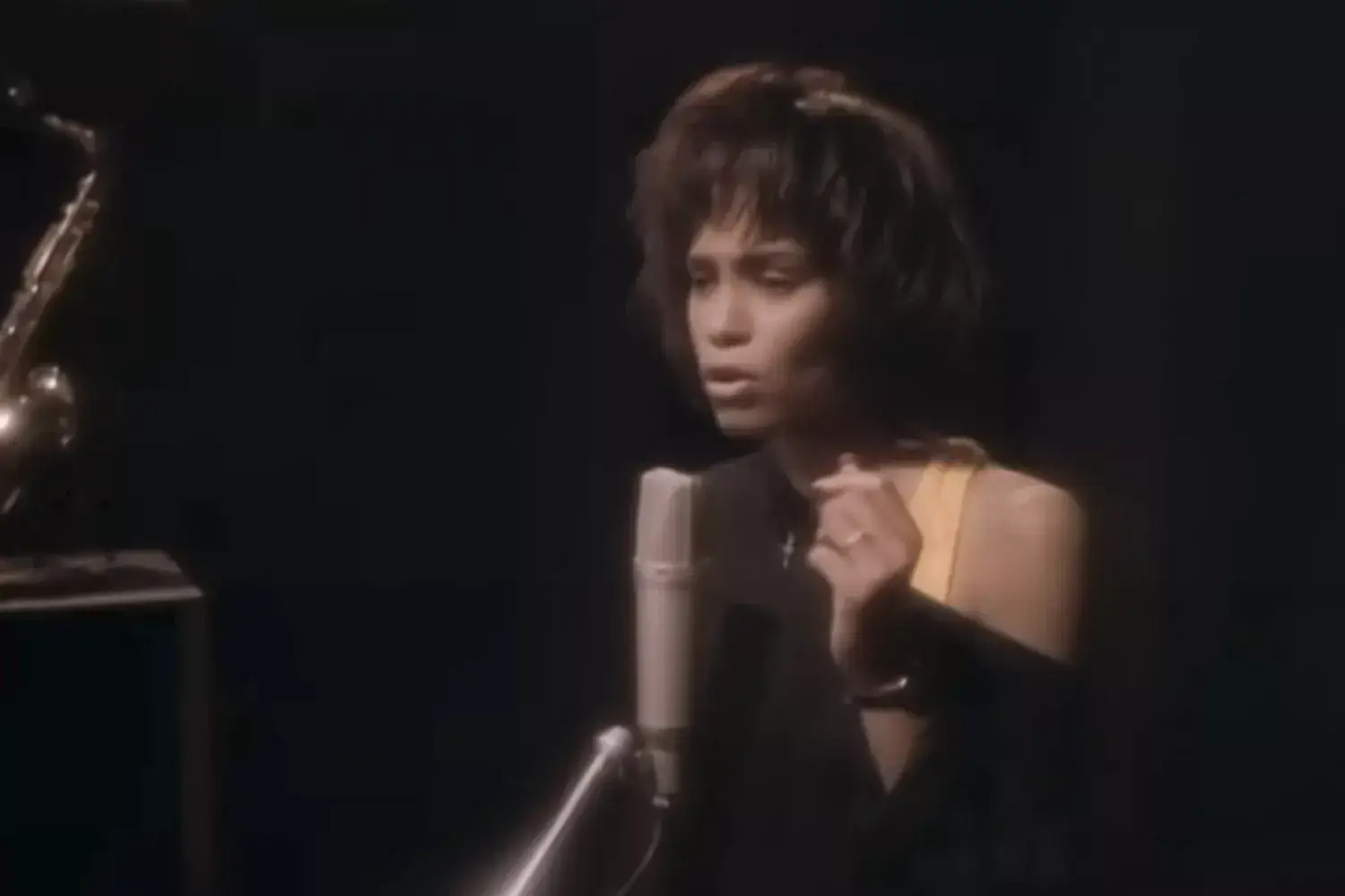 The 25 best Whitney Houston songs, from deep cuts to chart-toppers Related images #25