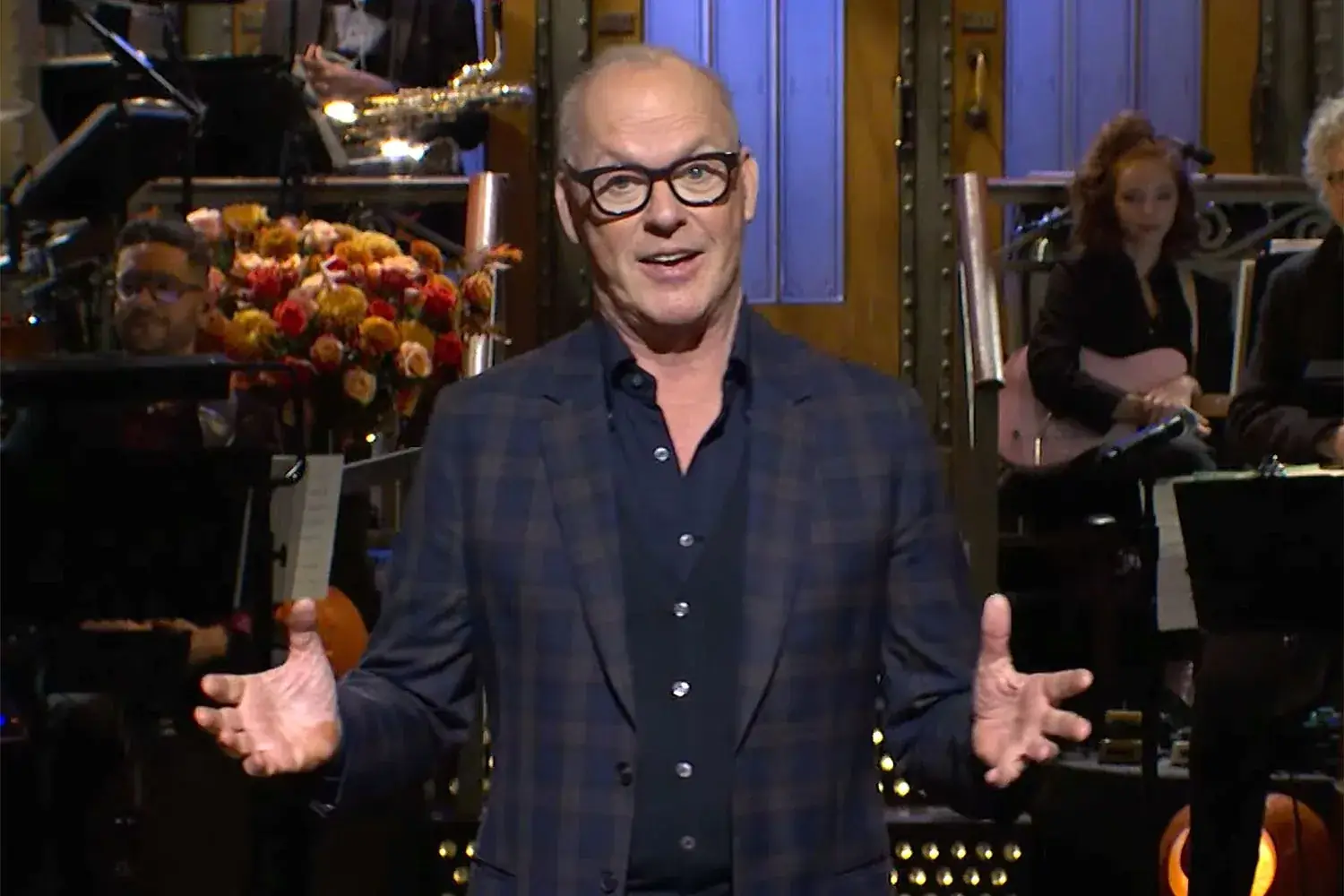 Saturday Night Live recap: Michael Keaton hosts, Alec Baldwin returns as Bret Baier in Fox interview parody Illustrations
