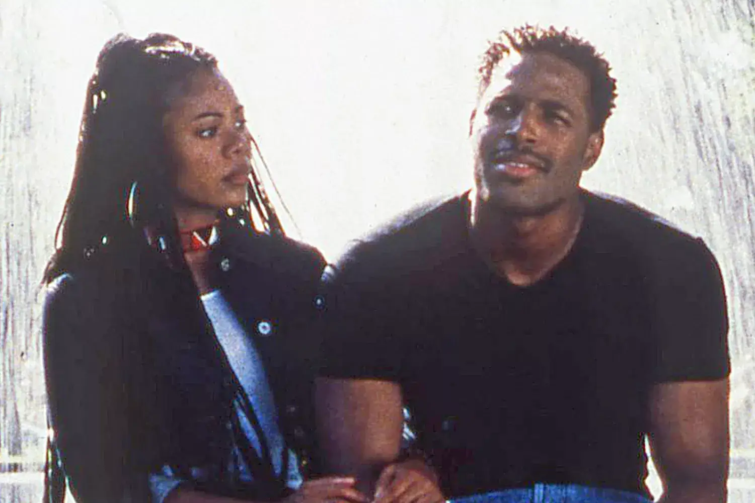 Regina Hall wonders if Brenda and Ray are married in Scary Movie sequel: He 'was having issues back then' Illustrations