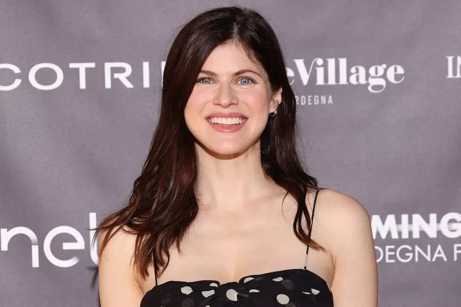 Alexandra Daddario on filming Mayfair Witches while pregnant: 'I was throwing up and having make-out scenes' Related images #5