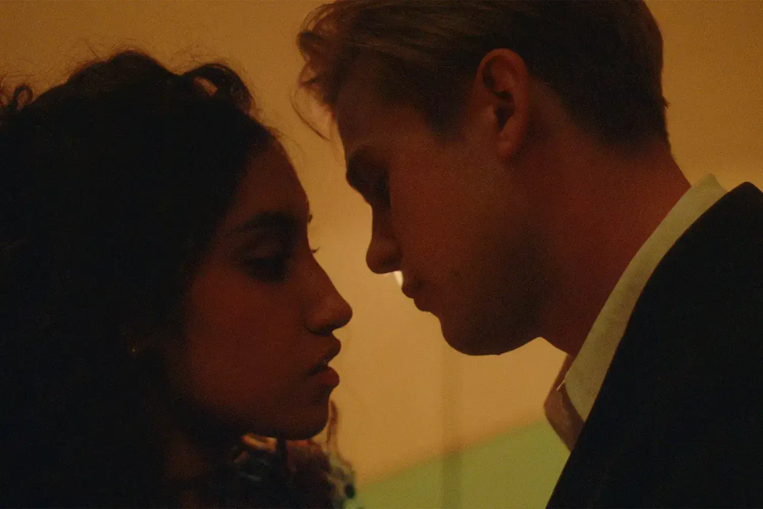 Ambika Mod, Leo Woodall give a chemistry lesson in One Day first-look photos Related images #17