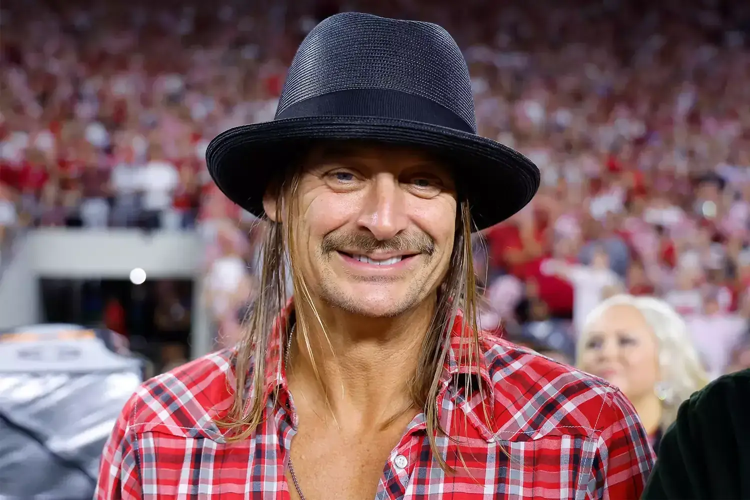 Kid Rock storms offstage after Nashville audience doesn't clap along: 'If you ain't gonna clap, I'm gone' Related images #11
