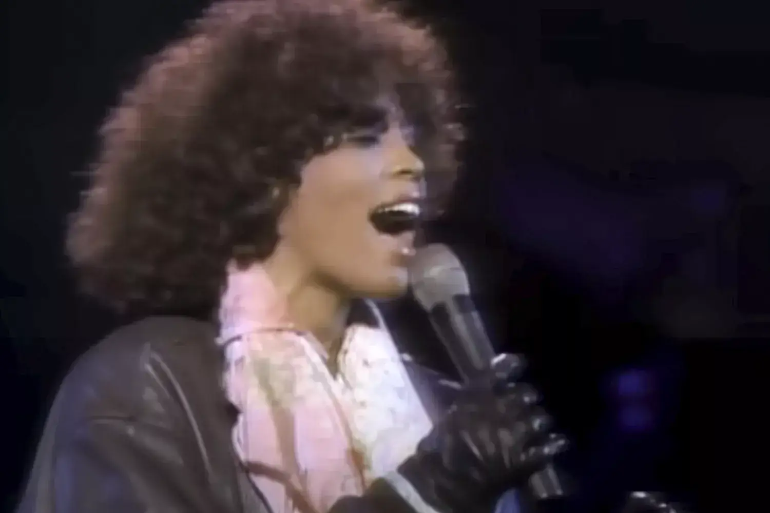 The 25 best Whitney Houston songs, from deep cuts to chart-toppers Related images #51