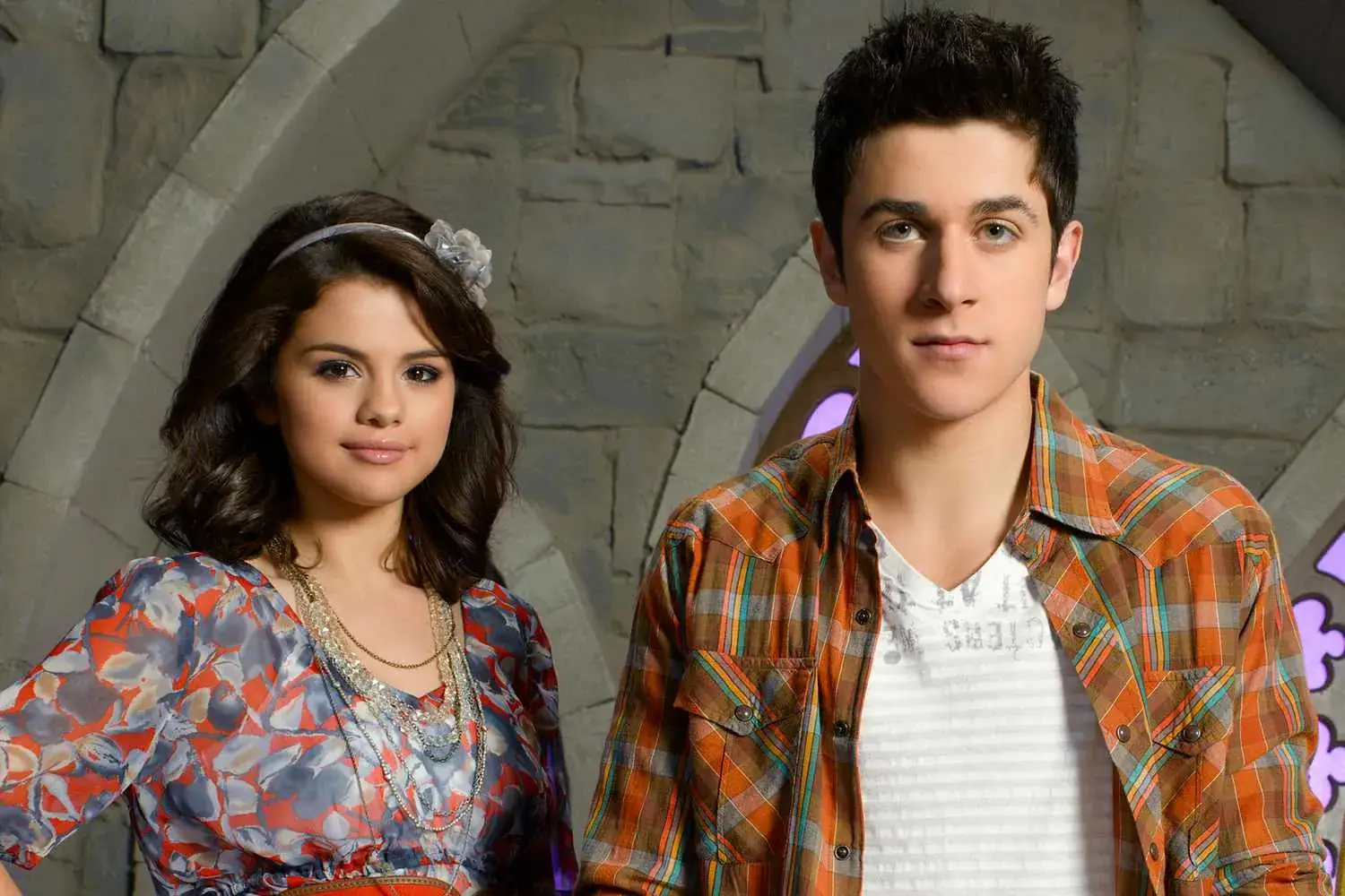 David Henrie and Selena Gomez tease 'Wizards of Waverly Place' revival: 'Let's make some' magic Illustrations