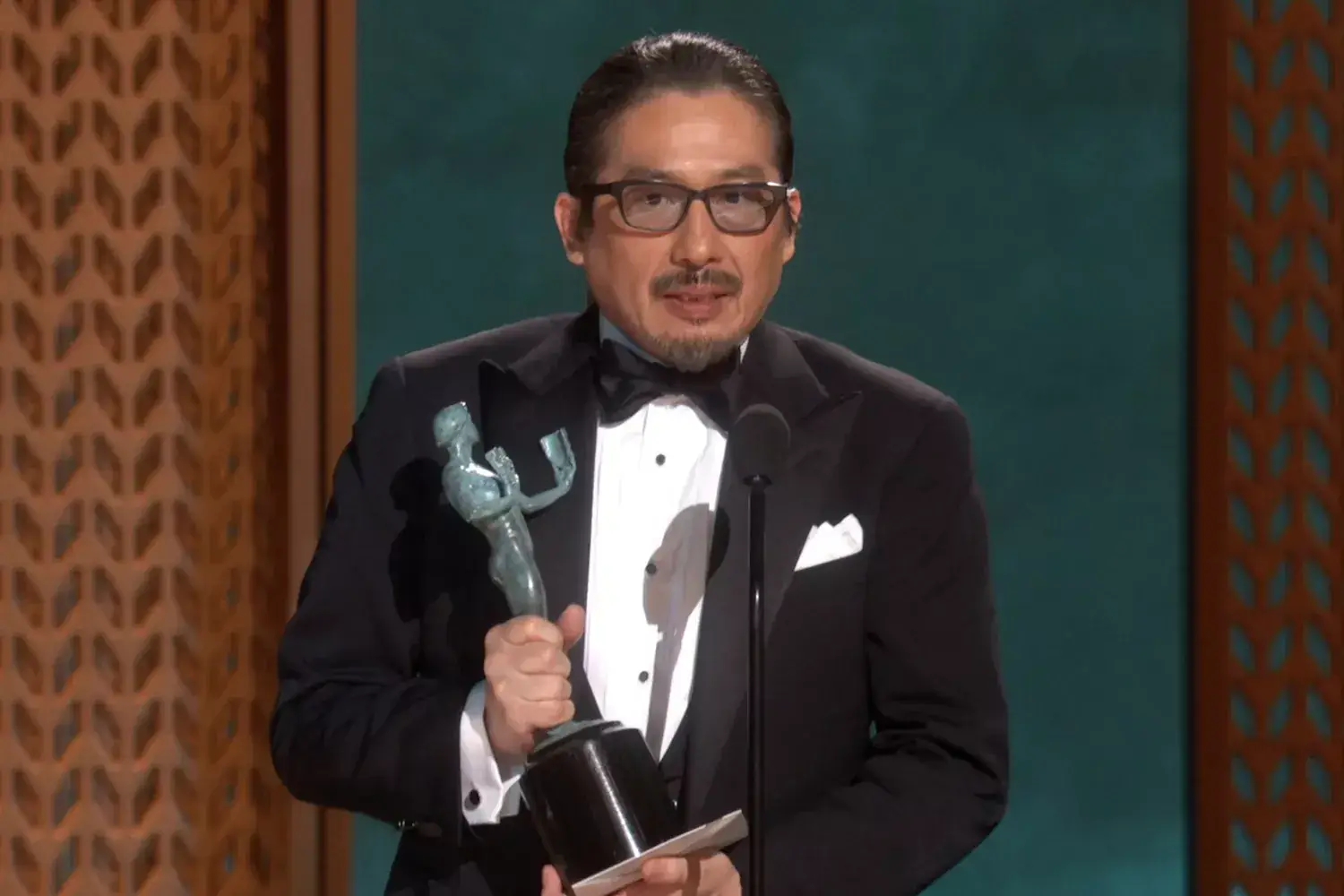 Here's how much a SAG Awards statue weighs, after Kieran Culkin, Pamela Anderson, more remark about it at ceremony Related images #5