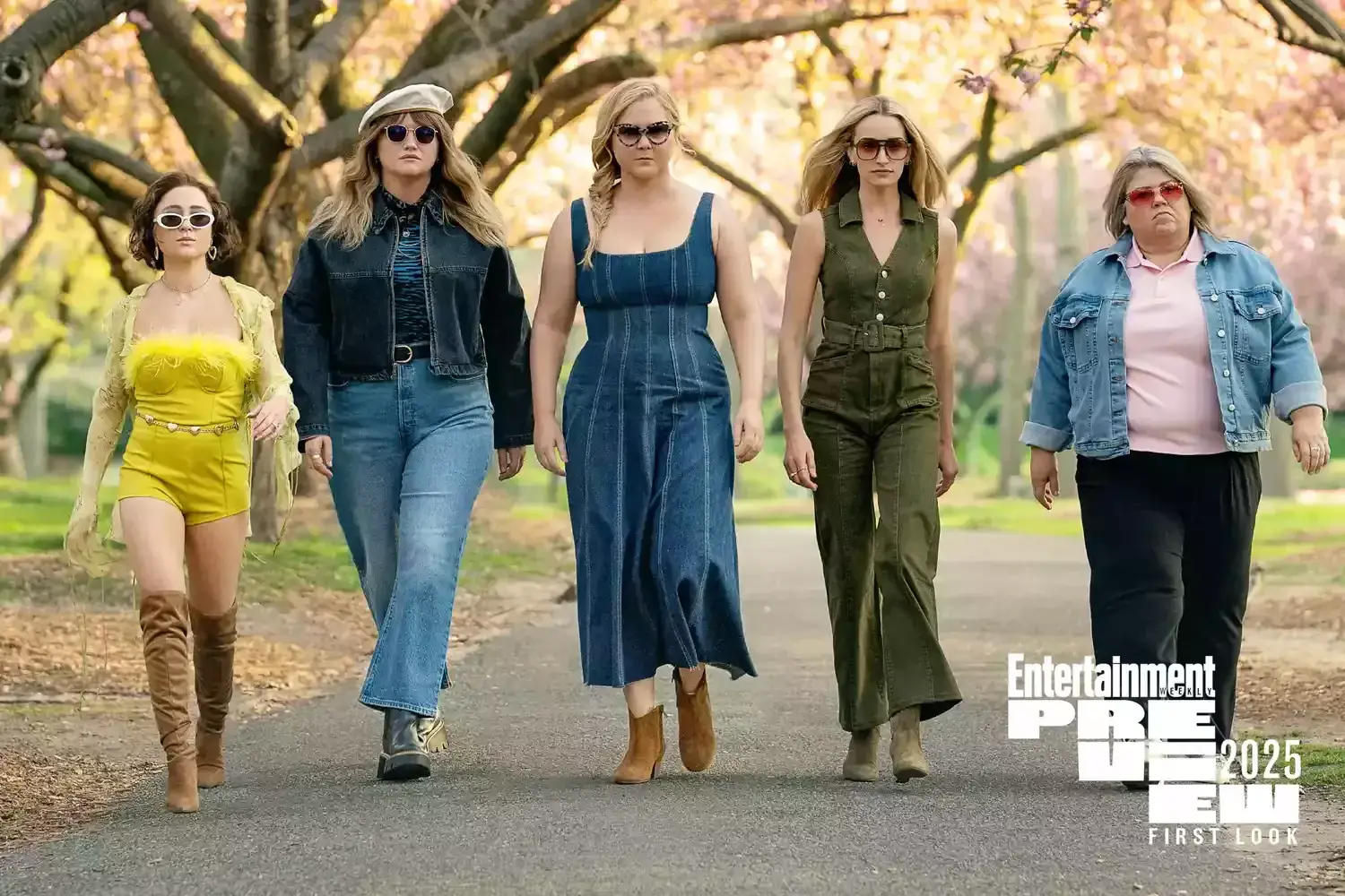 Amy Schumer makes her 'return to movies' as fake mom-to-be in Kinda Pregnant: See first look Related images #34