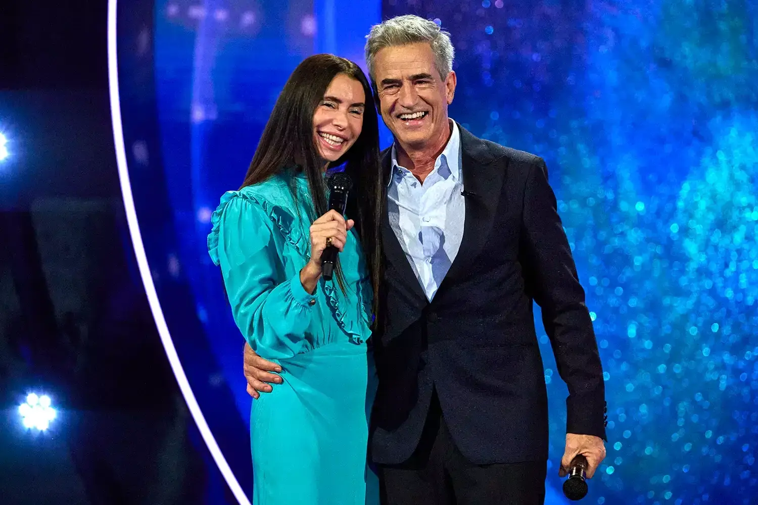 Dermot Mulroney and wife Prima talk singing on We Are Family, Dylan McDermott, and making classic rom-coms Related images #4