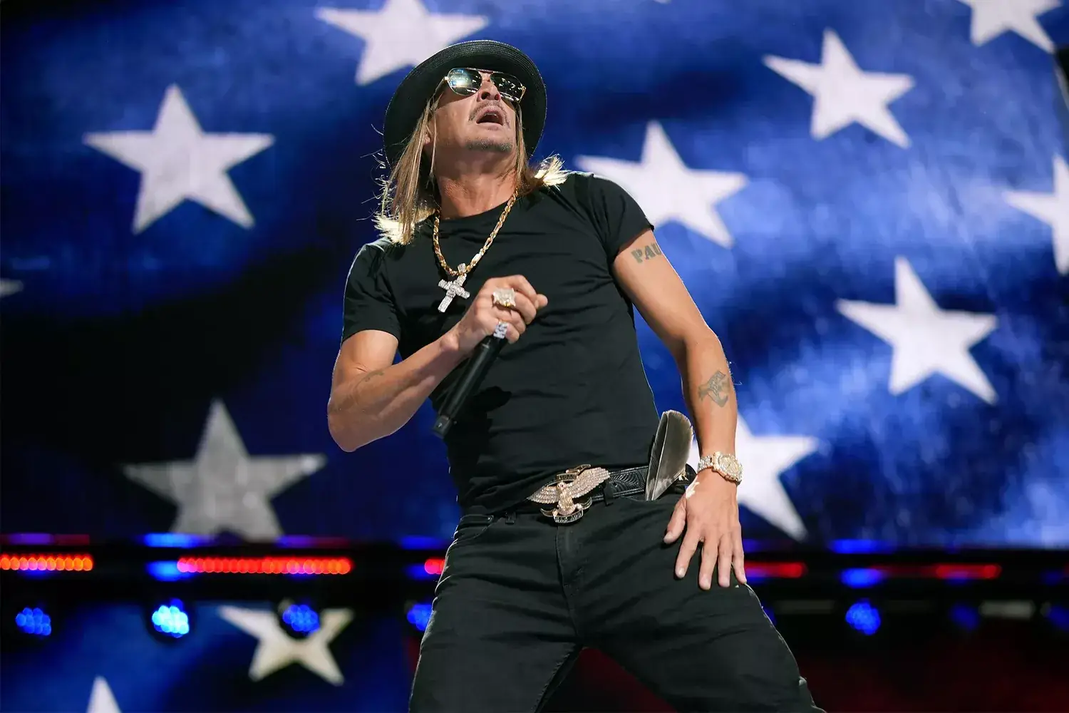 Kid Rock storms offstage after Nashville audience doesn't clap along: 'If you ain't gonna clap, I'm gone' Related images #6