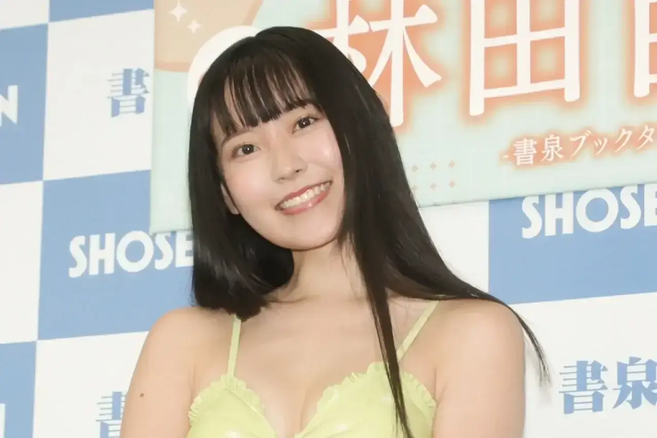 令和のハイレグプリンセス・林田百加「スカートの中に入り込んでしまって…」2nd写真集撮影の裏話明かす | リアルライブ 表紙画像