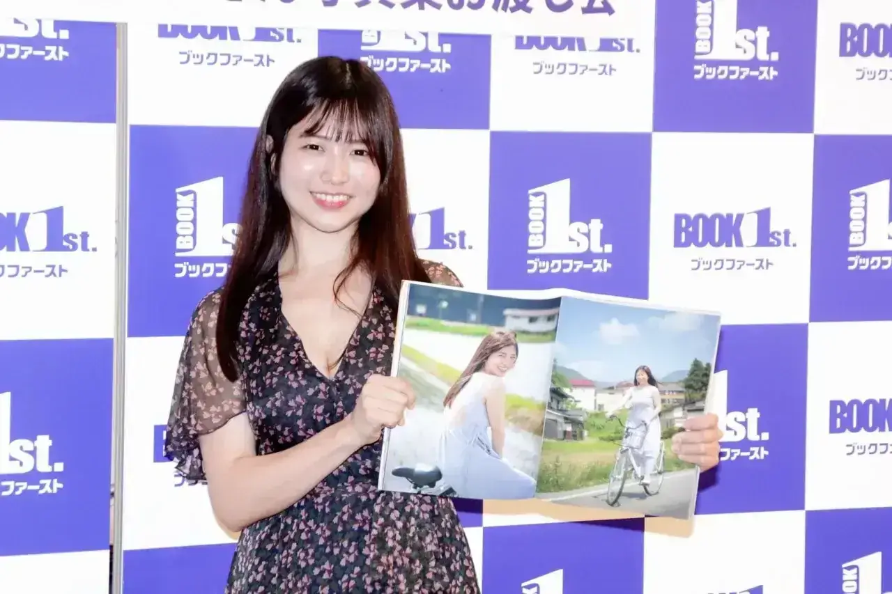 グラドル鈴原りこ、30歳写真集でヌードを披露「前に一歩踏み出すために」  | リアルライブ 表紙画像