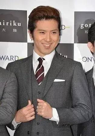 尾上松也、歌舞伎界一のモテ男を襲名？ 助手席の女性との交際を頑なに否定するワケ | リアルライブ イラスト