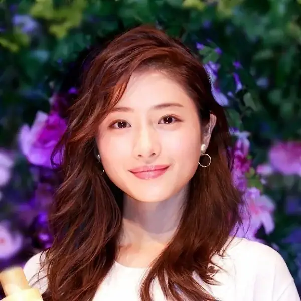 石原さとみの着用した衣装が激売れ！ドラマの影響力は未だ健在？ 過去には『逃げ恥』の経済効果も | リアルライブ イラスト