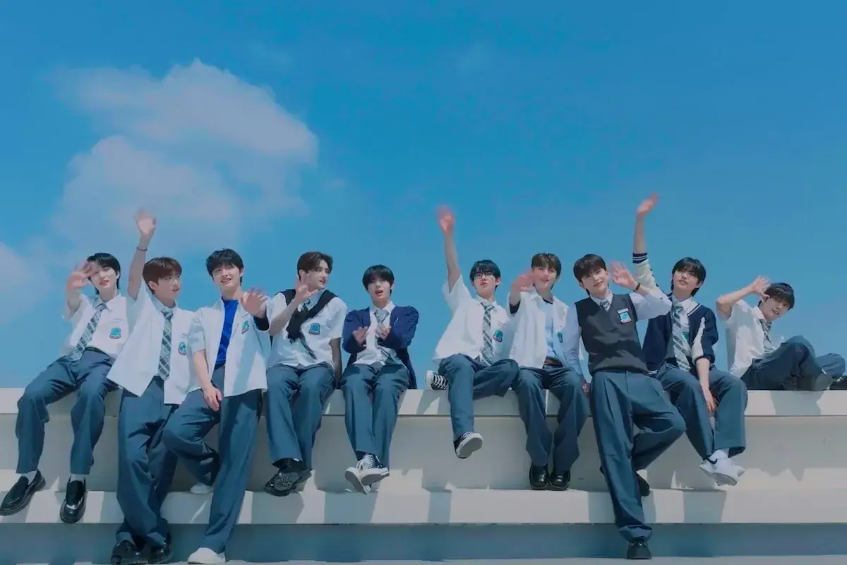 Watch: FANTASY BOYS Sings Of Young Love In Bubbly Comeback MV For "Pitter-Patter-Love" 그림