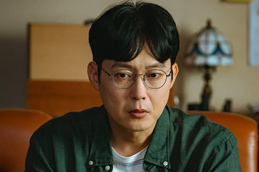 Park Byung Eun Is A Pain Medicine Specialist Facing A Moral Dilemma Over Park Eun Bin In New Thriller Drama "Hyper Knife" 그림