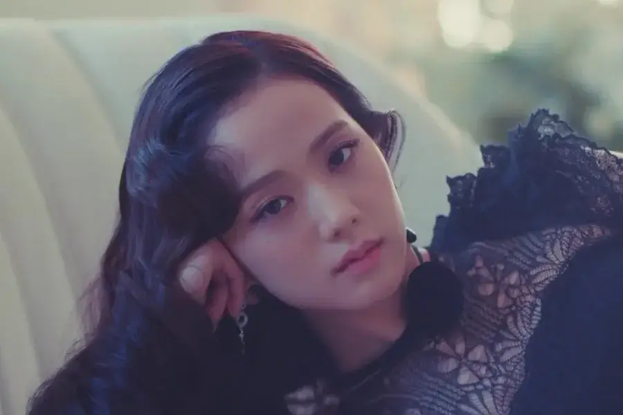 Watch: BLACKPINK's Jisoo Blooms Like A "FLOWER" In Stunning Solo Debut MV 그림