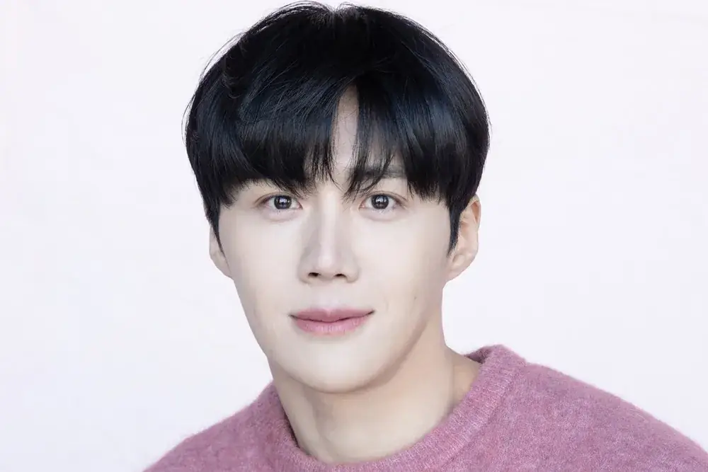Kim Seon Ho Signs With Fantagio 그림