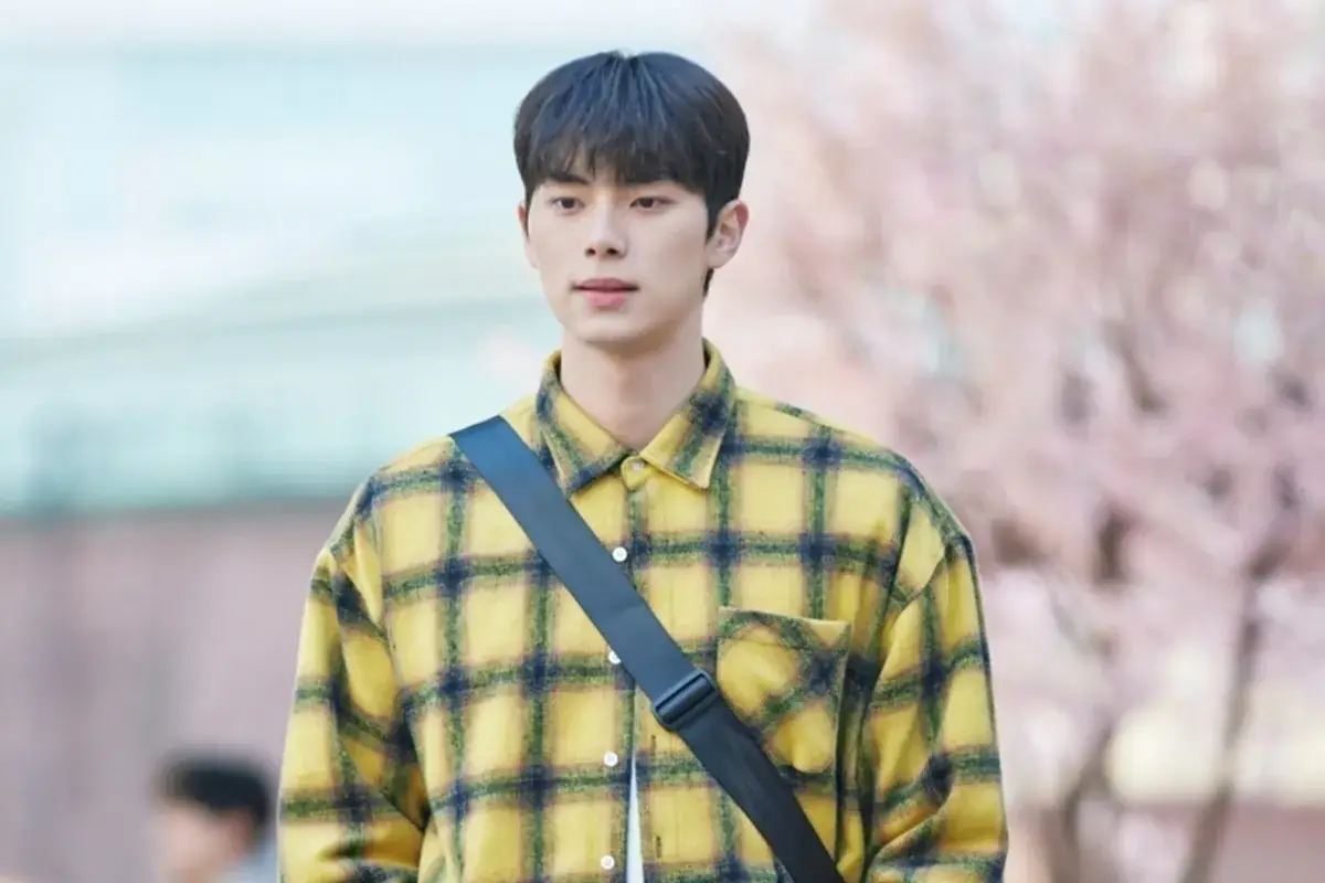 Lee Chae Min Is A Cynical But Caring Student In Upcoming Drama "Crushology 101" 그림