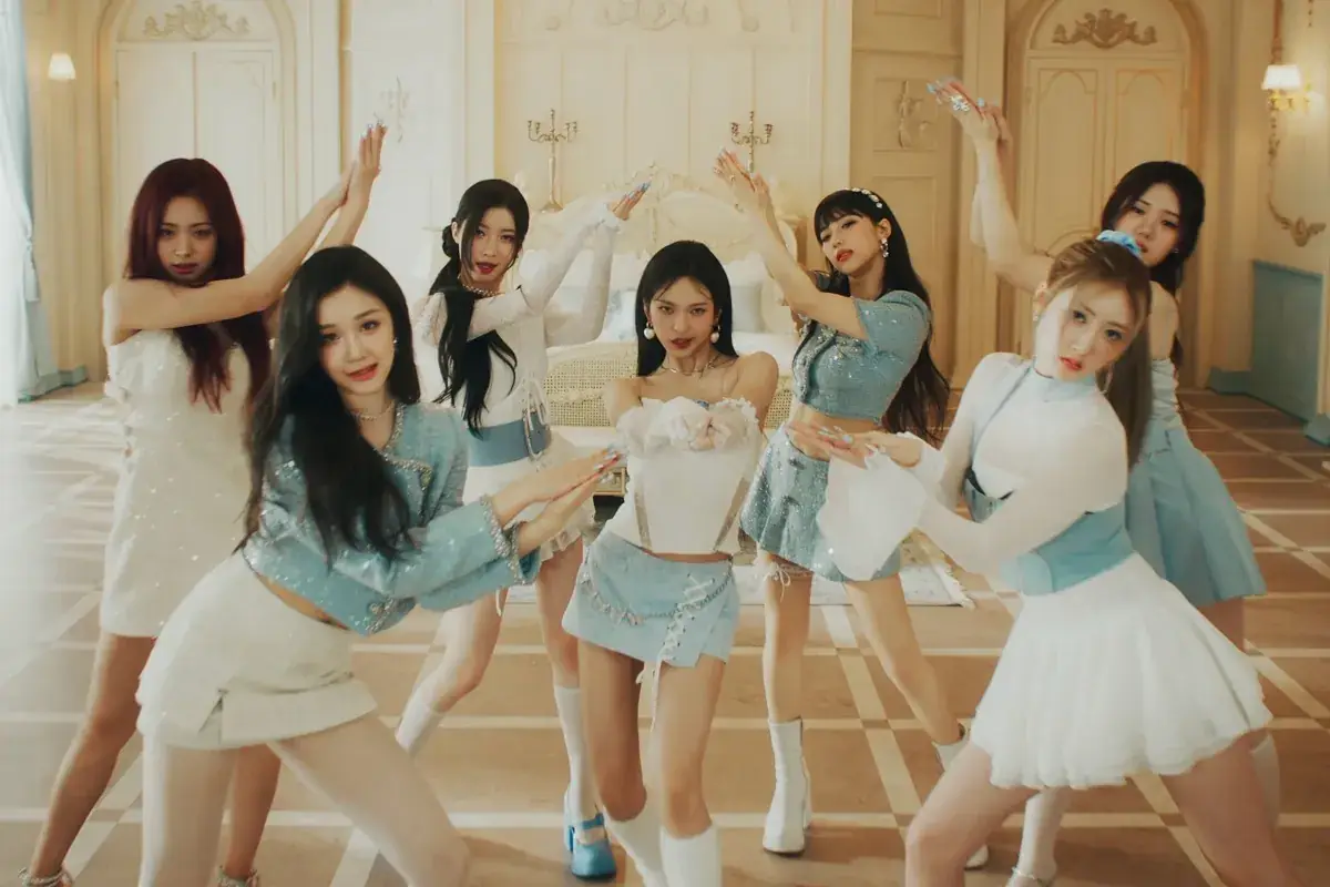 Watch: BABYMONSTER Turns Up The Glitz And Glamour In MV For New Single "FOREVER" 그림