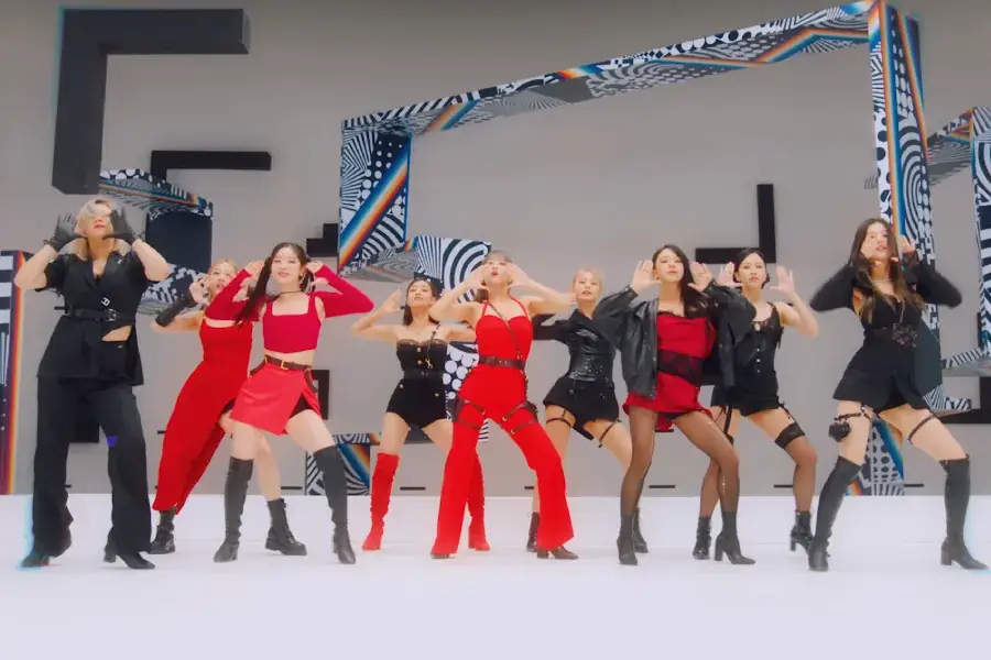TWICE's "Talk that Talk" Becomes Their 17th MV To Hit 200 Million Views 그림
