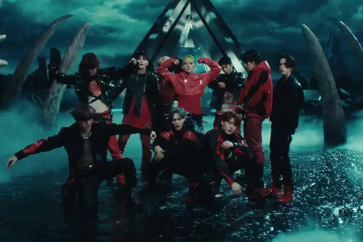 Watch: TREASURE's Hearts Are Like "KING KONG" In Powerful MV For New Single 그림
