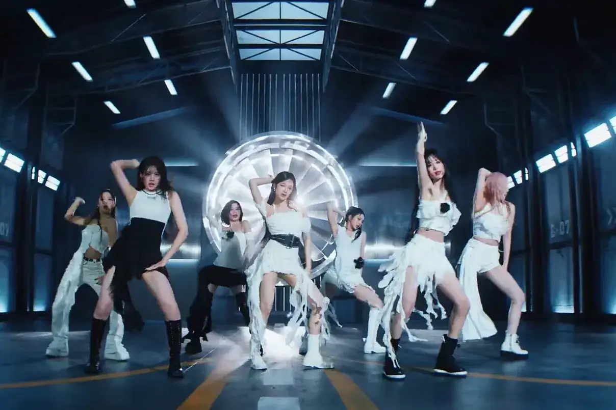 Update: BABYMONSTER Exudes Charm And Power In New Performance Video For "BILLIONAIRE" 그림