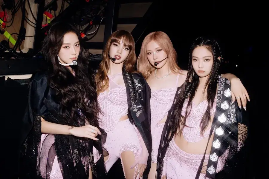 All 4 BLACKPINK Members Renew Contracts For Group Activities With YG Entertainment 그림