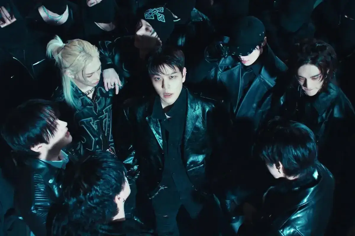 Watch: Stray Kids Is Confidently "Walkin On Water" In Hip New MV 그림
